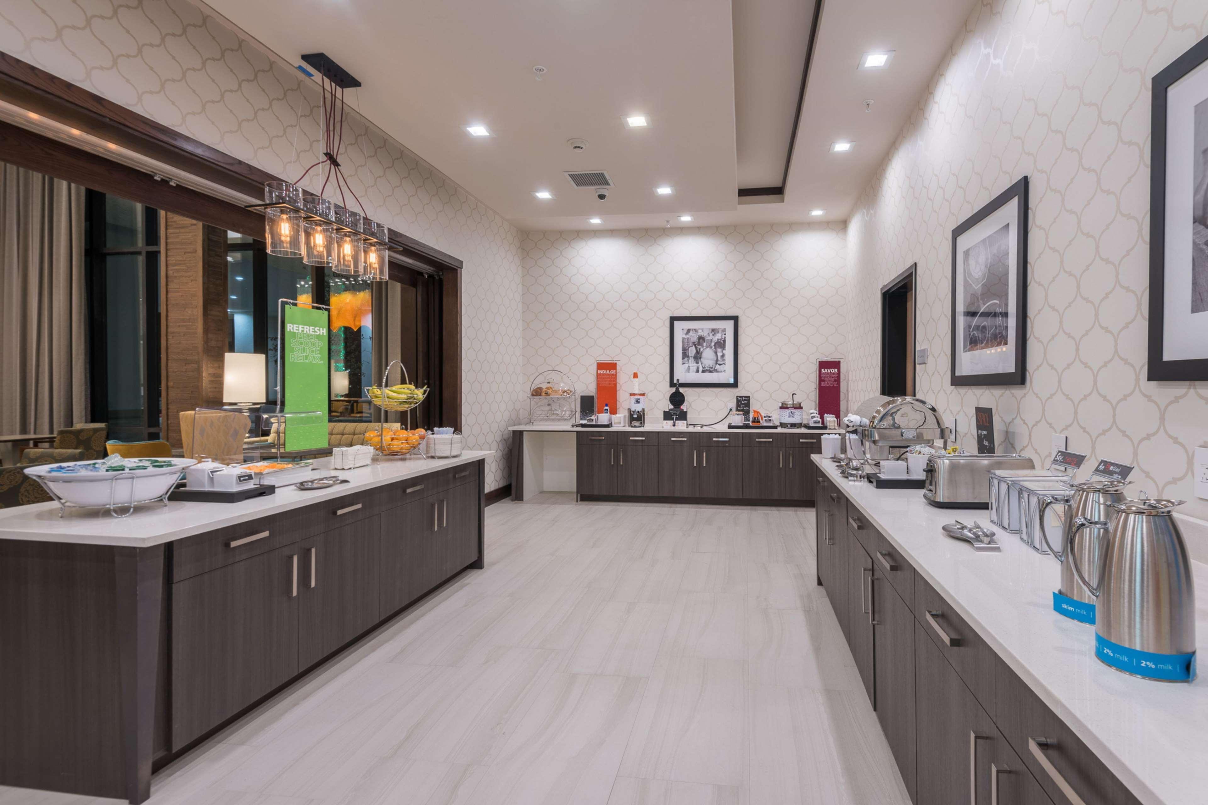 Hampton Inn & Suites Dallas-The Colony 3*