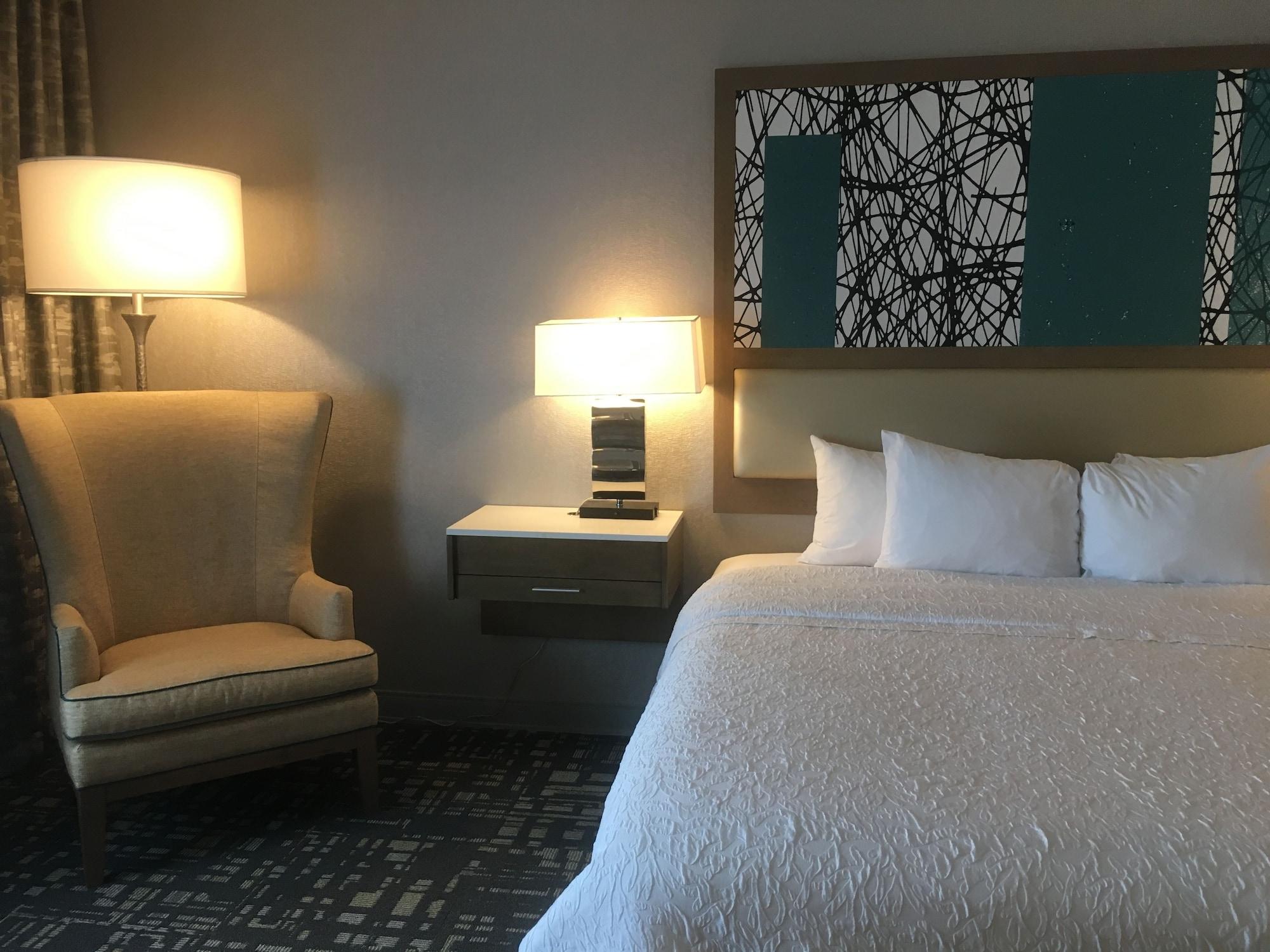 Hampton Inn & Suites Dallas-The Colony Hotel 3*