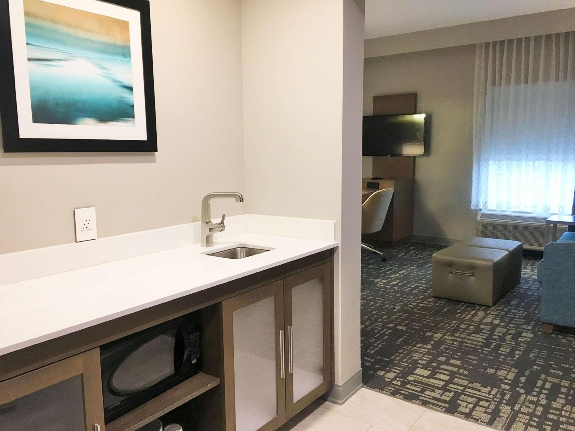 Hampton Inn & Suites Dallas-The Colony 3*