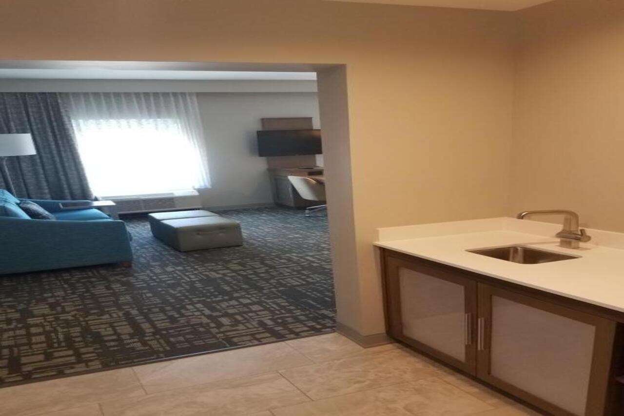 Hampton Inn & Suites Dallas-The Colony Hotel 3*
