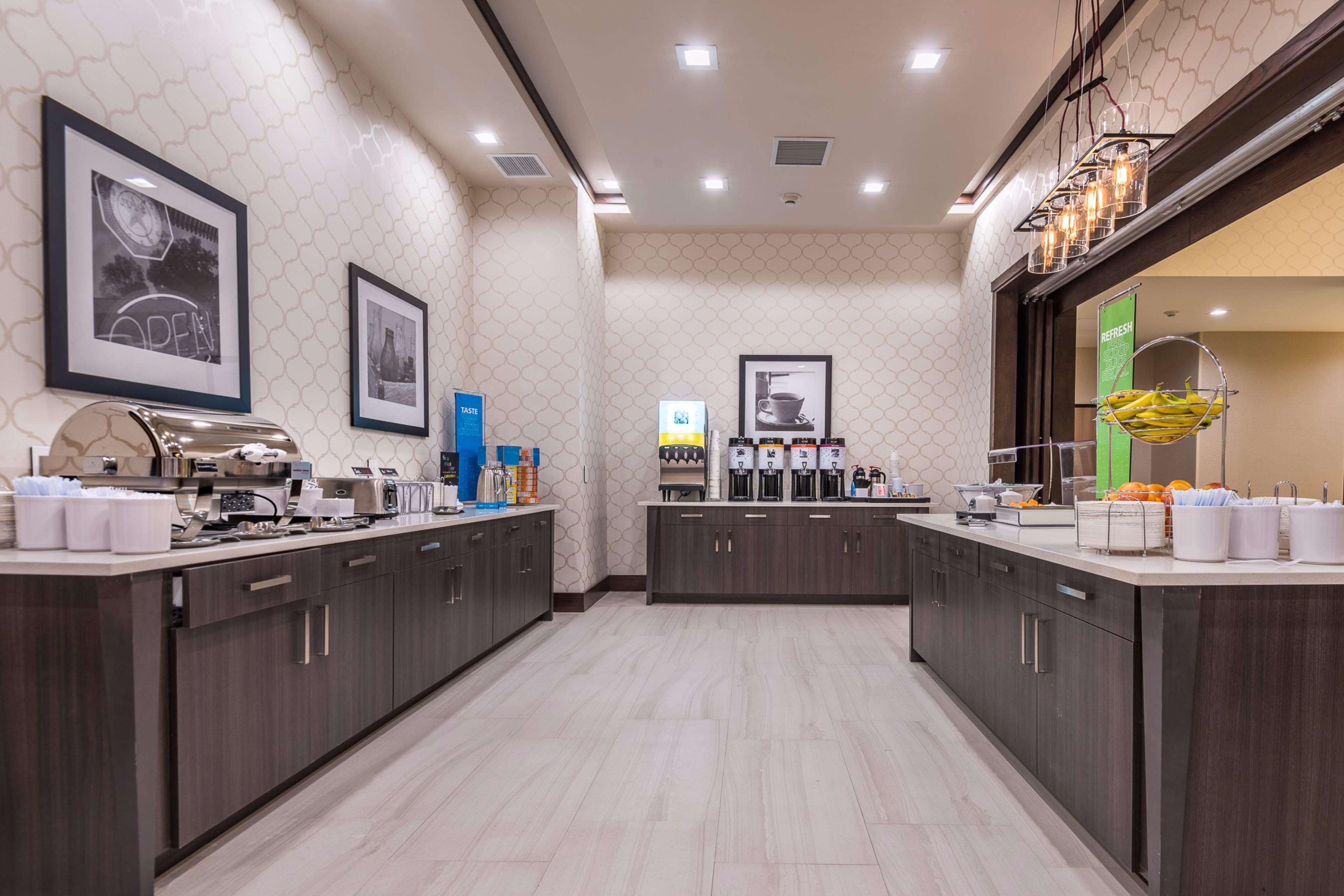 Hampton Inn & Suites Dallas-The Colony 3* The Colony