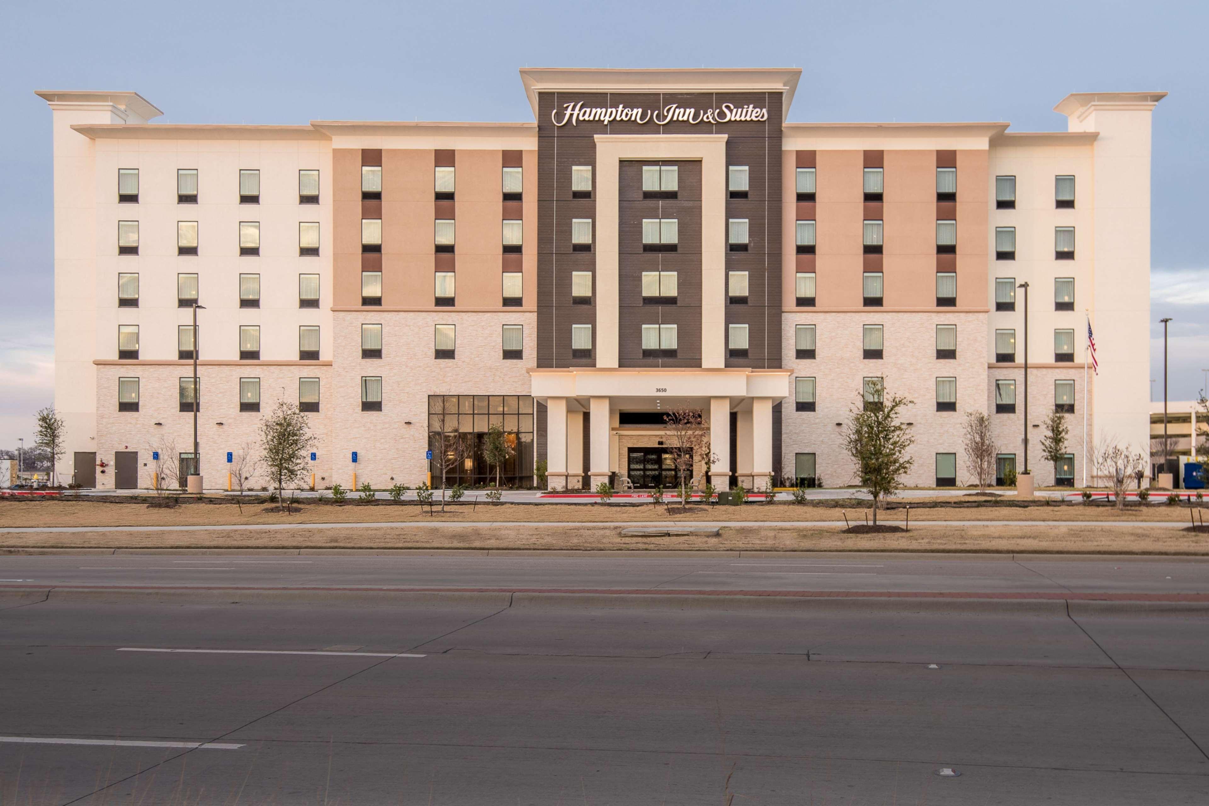 Hotel Hampton Inn & Suites Dallas-The Colony 3*