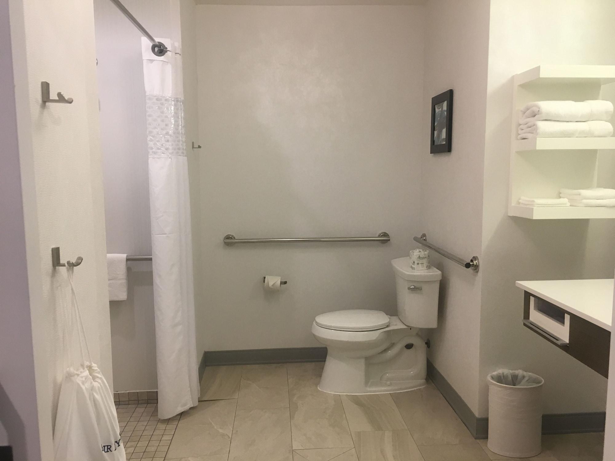 Hampton Inn & Suites Dallas-The Colony 3*
