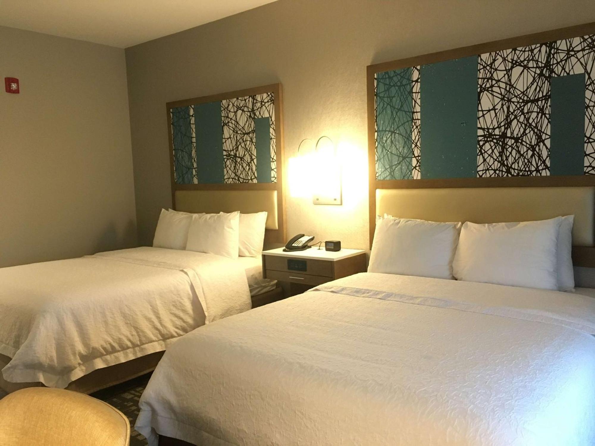 Hampton Inn & Suites Dallas-The Colony Hotel 3*